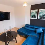Spacious 4 Bed House In Birmingham City Centre, Ideal For Long Term With Free Parking