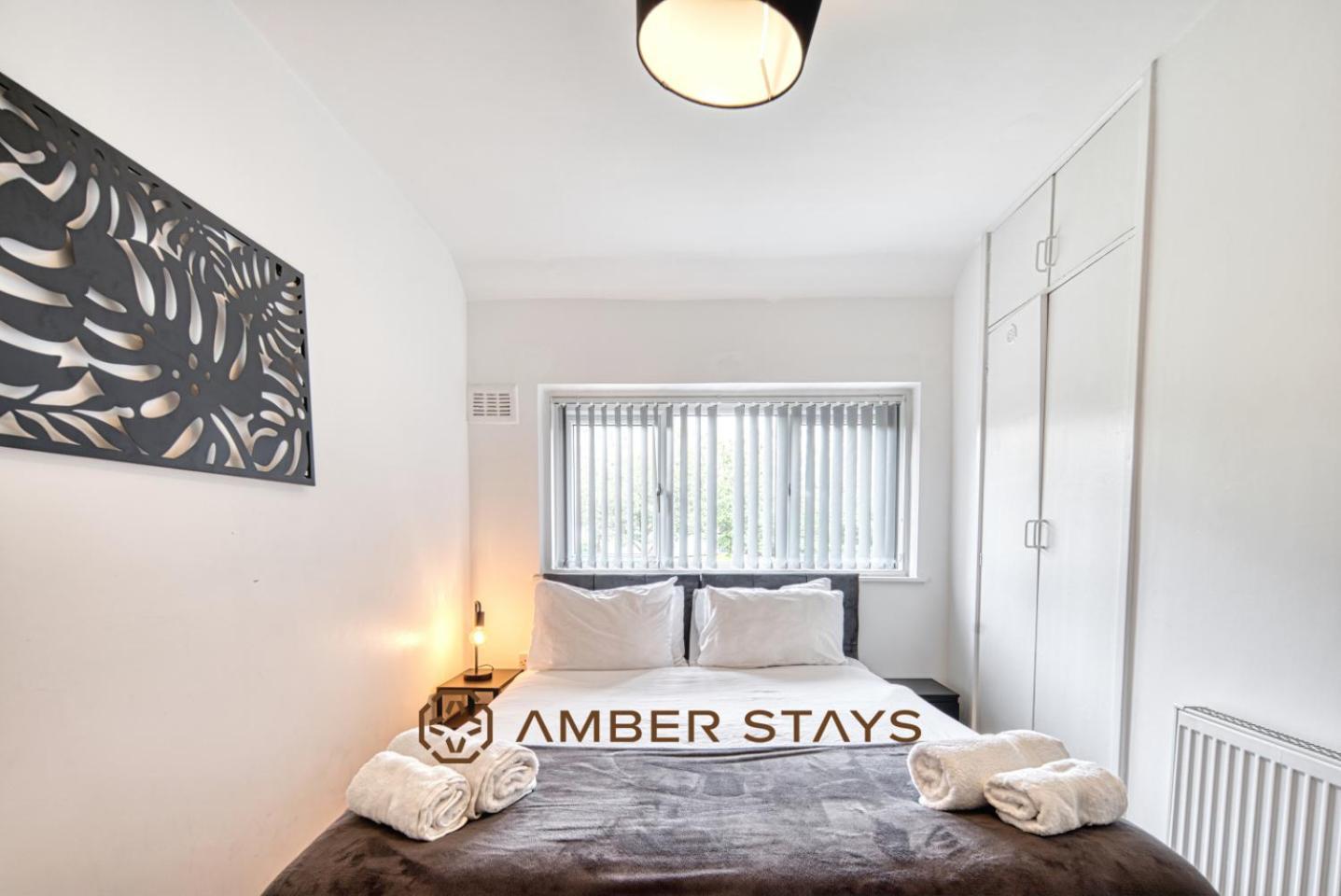 Holiday home Spacious 4 Bed House In Centre, Ideal For Long Term With Free Parking Birmingham