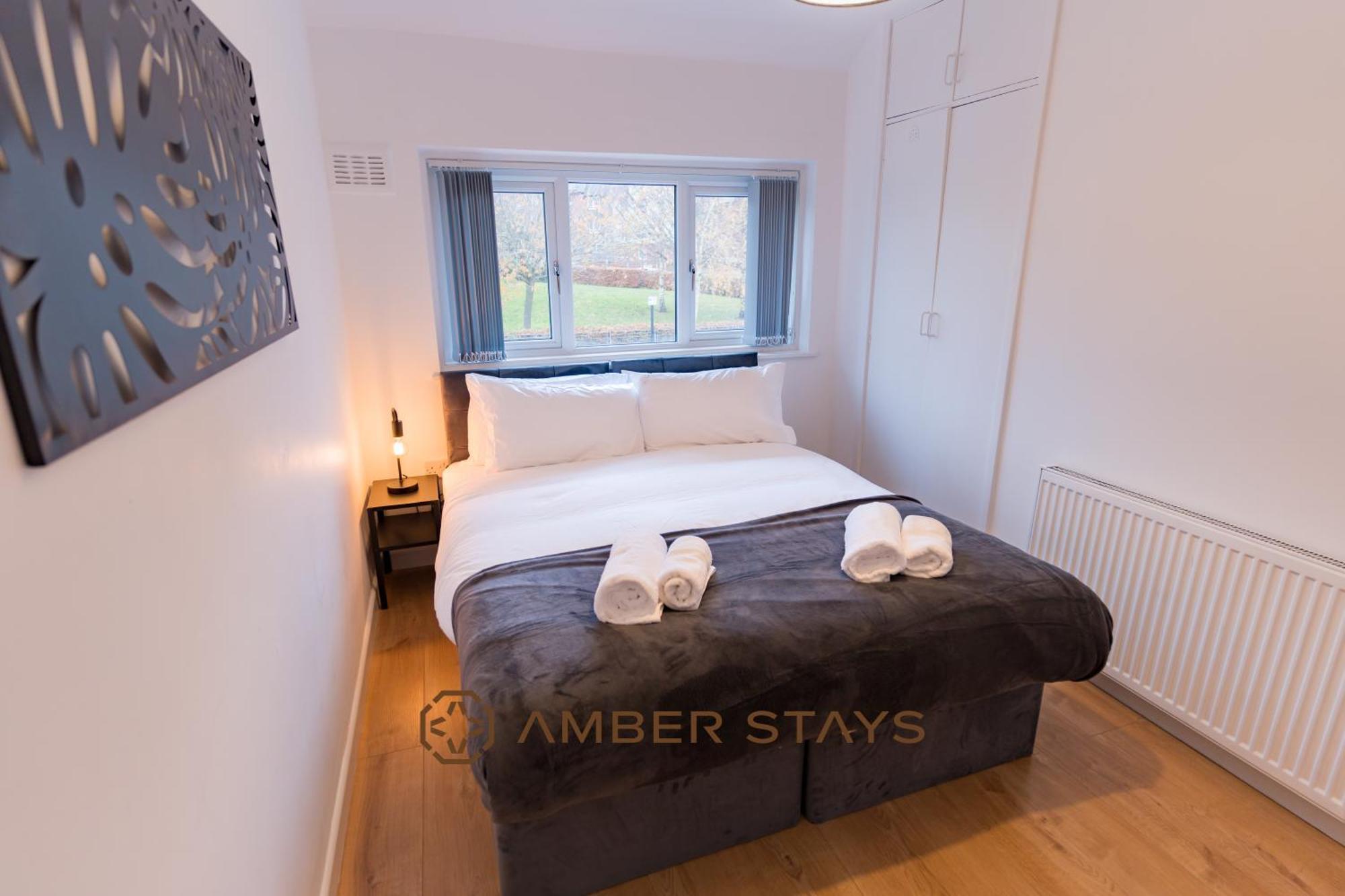 Spacious 4 Bed House In Centre, Ideal For Long Term With Free Parking Birmingham
