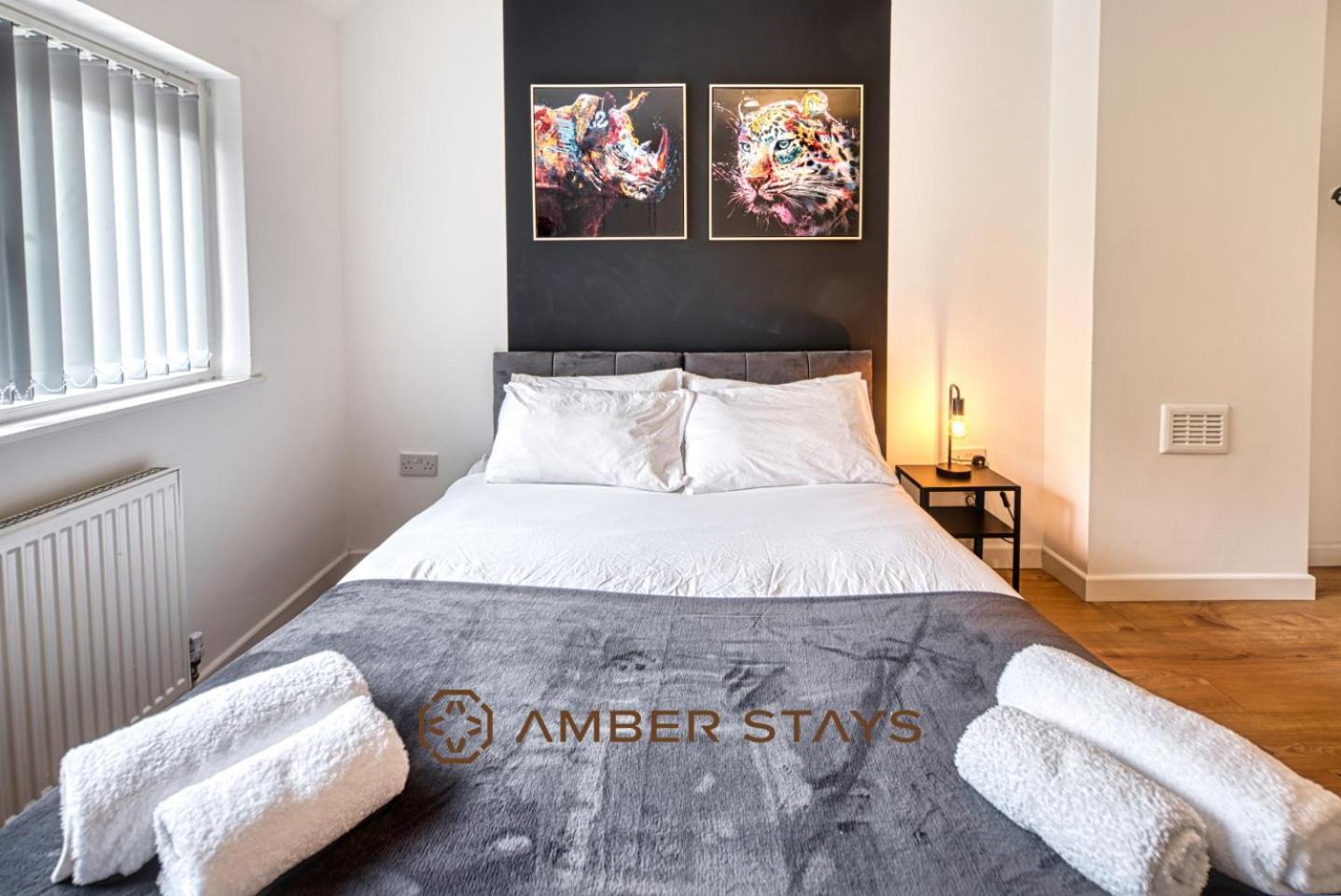 Spacious 4 Bed House In Centre, Ideal For Long Term With Free Parking Birmingham